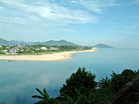 Dragon Beach in the central province of Quang Nam. Dragon Beach in the central province of Quang Nam.
